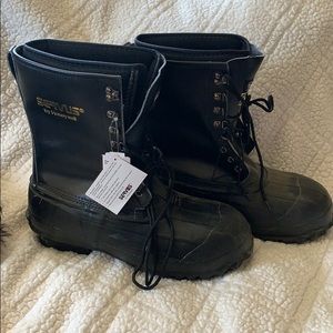 Steel toed, thermo lite work boots.